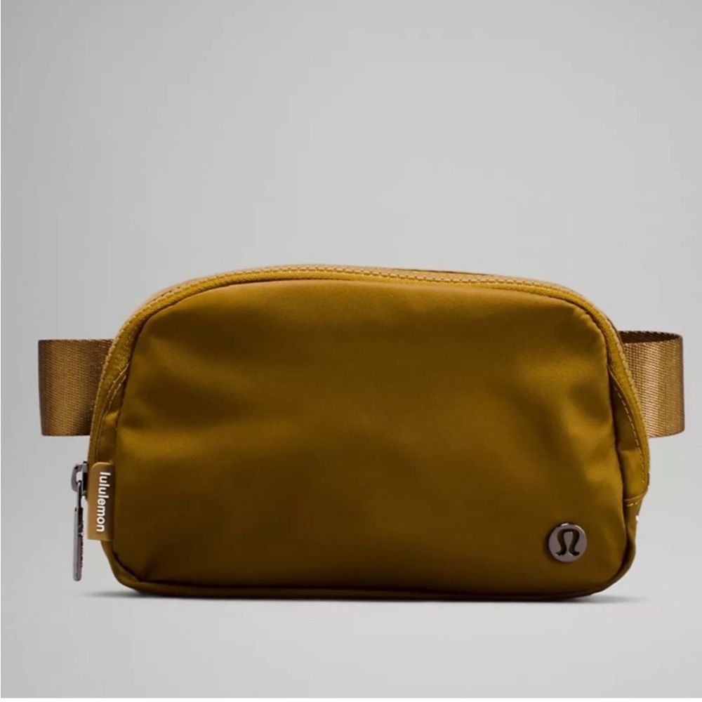 NWT Lululemon Everywhere Belt Bag - Burnt Caramel